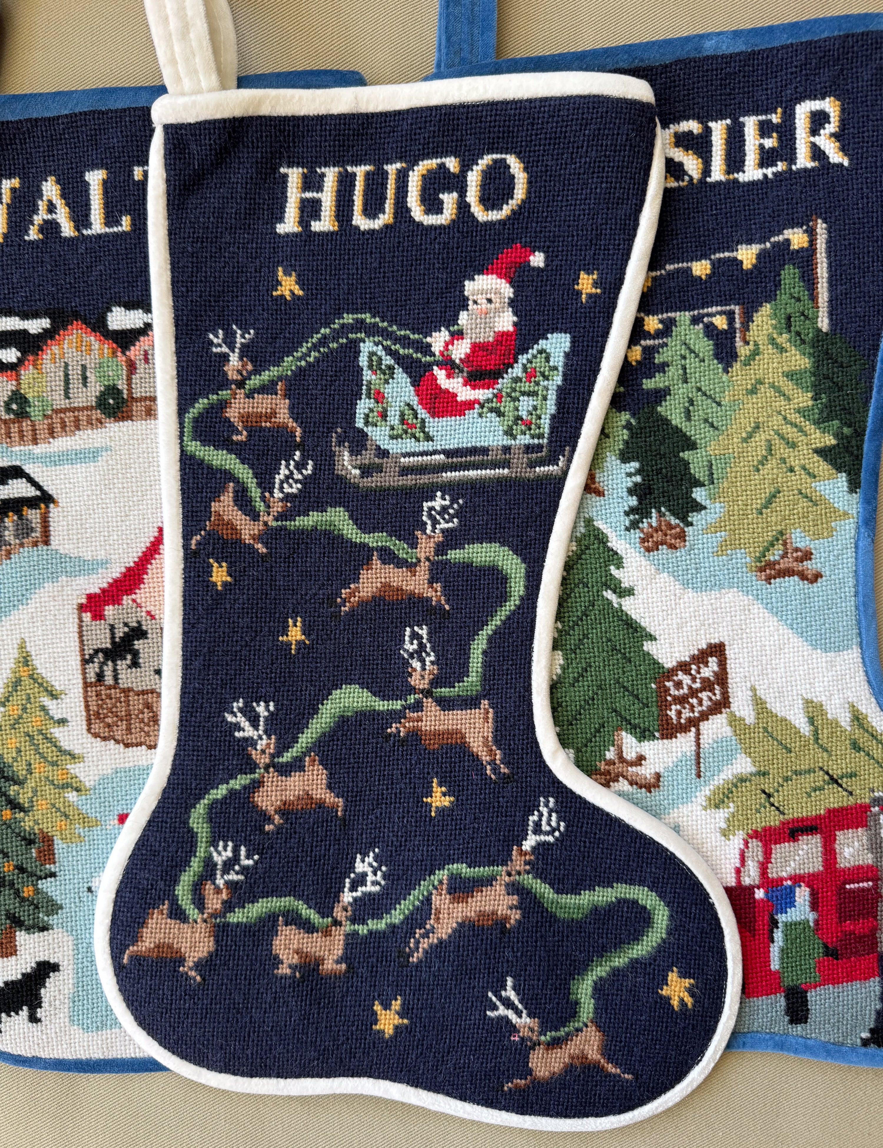 spider-spun_fully-stitched-stockings_santa-s-flight-1.jpg