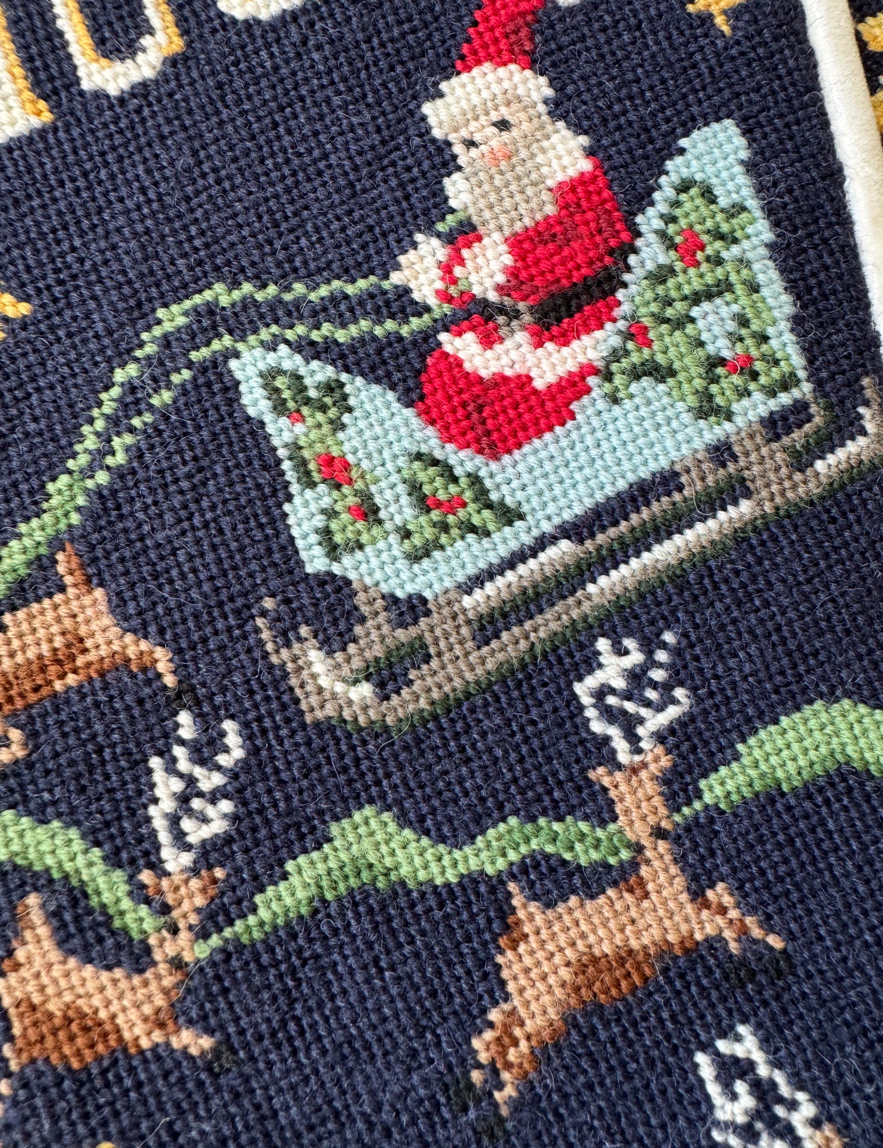 spider-spun_fully-stitched-stockings_santa-s-flight-2.jpg